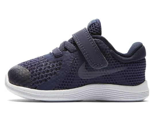 Nike Revolution 4 Lila (943304-501)