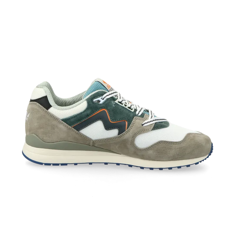 Karhu Synchron Classic (abbey stone / turbulence) – F802675