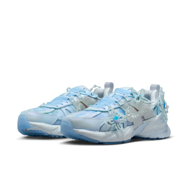 Nike V2K Run “Susan Fang” (IB7426-400)