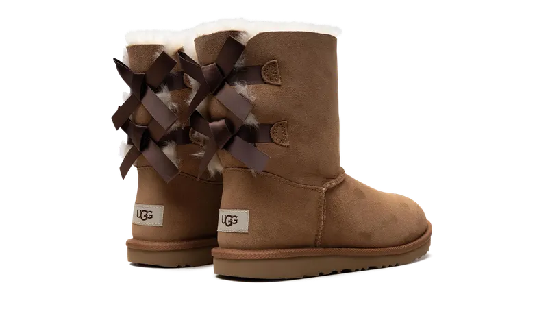 Ugg Bailey Bow Ii PS “Chestnut” (1017394K-CHE)