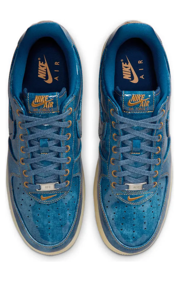 Nike Air Force 1 &ldquo;Patent Denim&rdquo;: mat en glans in blauw (4)
