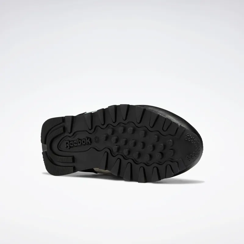 Reebok Classic Leather Shoes Chalk / Core Black / Semi Solar Gold
