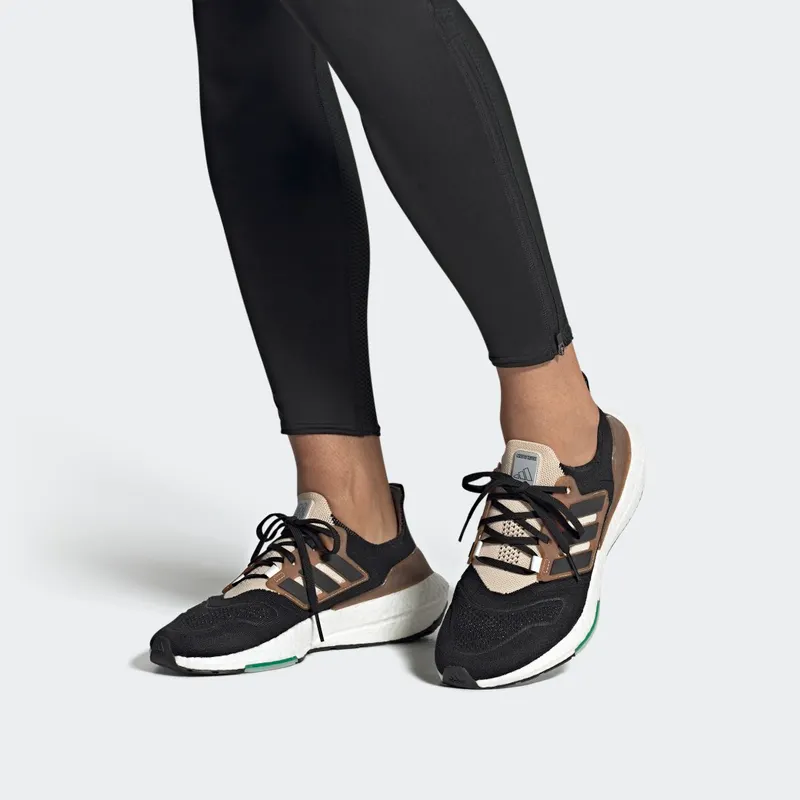 adidas Ultraboost 22 Made with Nature Core Black / Core Black / Wonder Taupe (HQ3536)