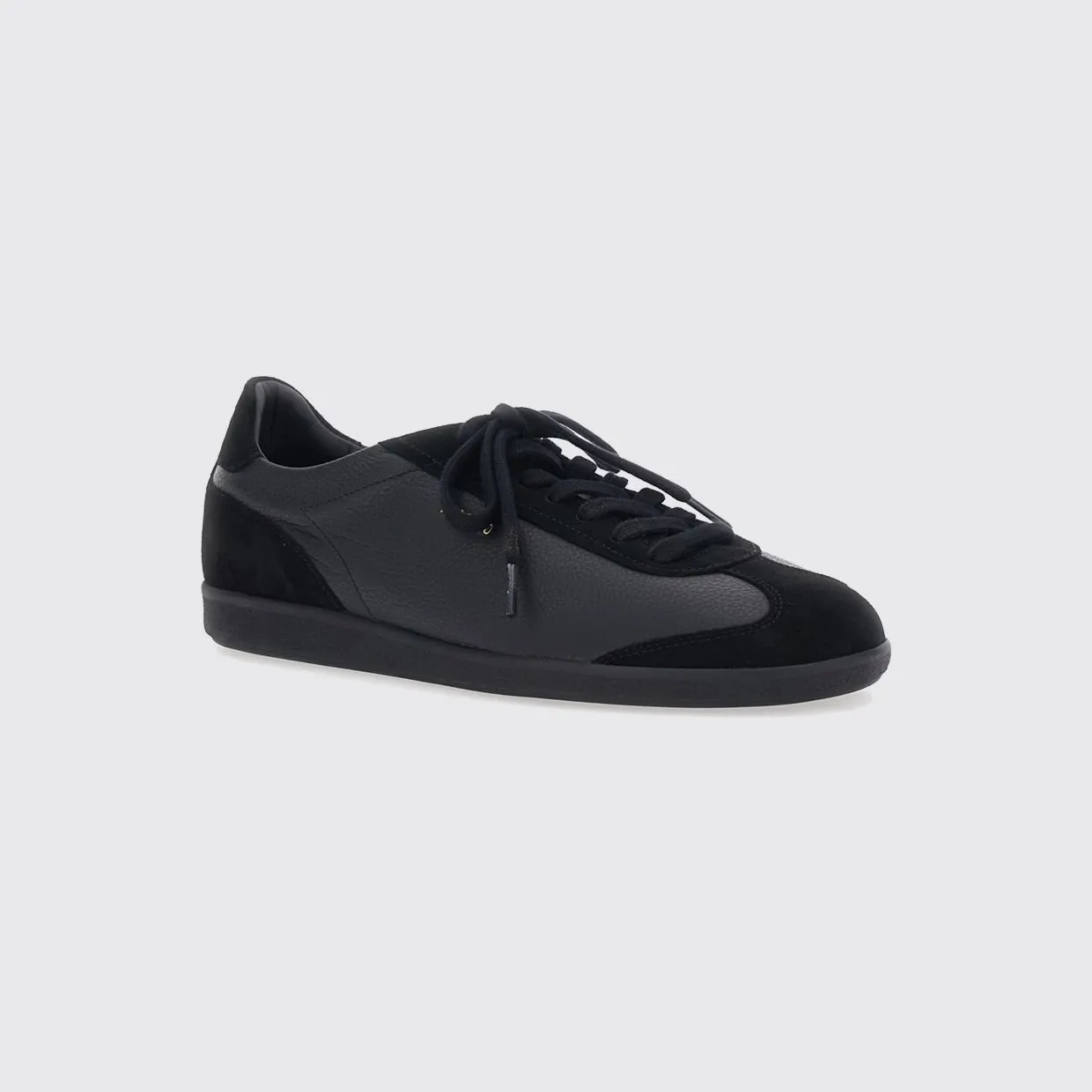 Axel Arigato Zane Low-Top Trainers in Smooth and Suede Calfskin Black (F4066005)