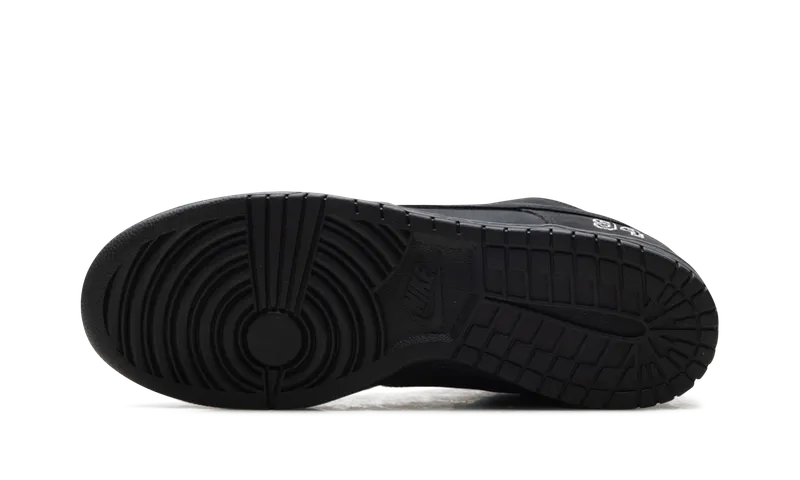 Nike SB Dunk Low “Supreme – Black” (HQ8487-001)