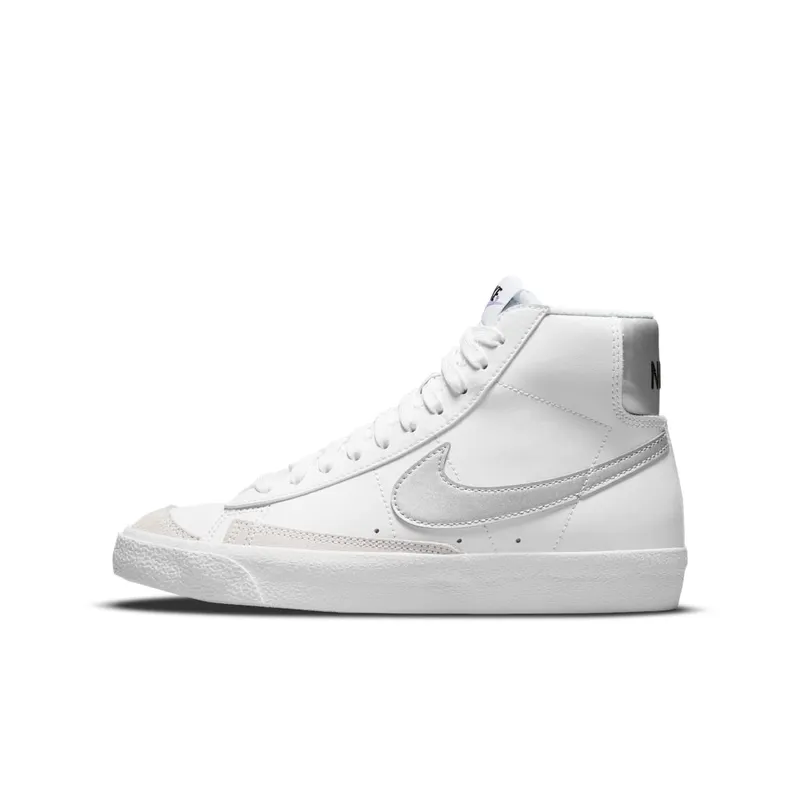 Nike Blazer Mid ’77 “White / Black / Lilac / Metallic Silver” (DA4086-101)