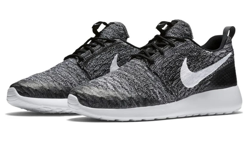 Nike Womens Roshe One Flyknit Black (2016) (704927-010)
