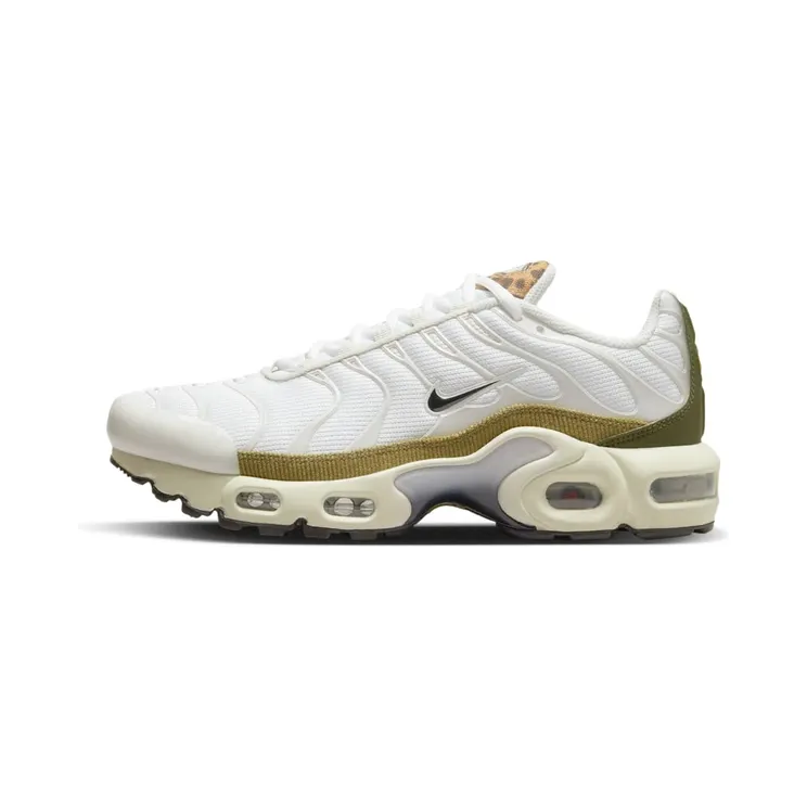 Nike Air Max Plusen “White / Coconut Milk / Rough Green / Black” (DX9283-100)