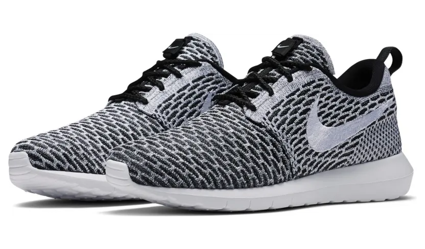 Nike Roshe Run Flyknit Black White