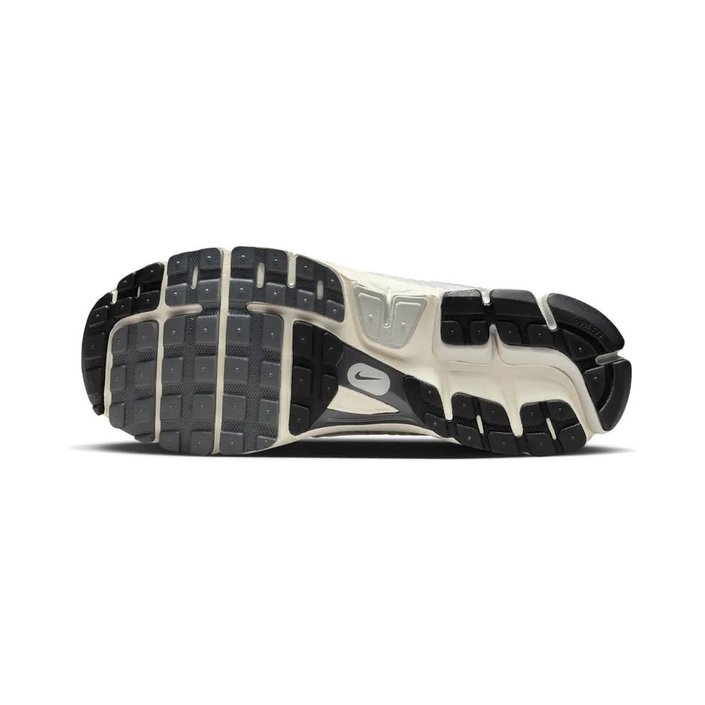 Nike Zoom Vomero 5 “Platinum Tint” (HF0731-007)