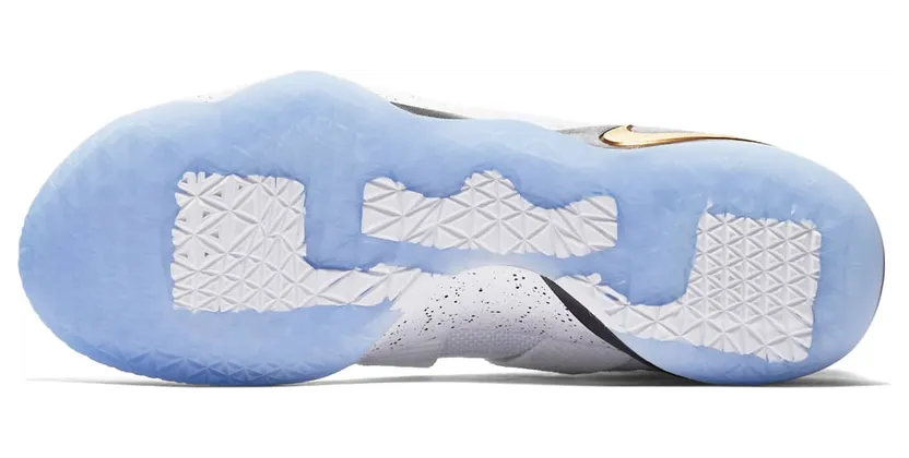 nike-lebron 897644-101