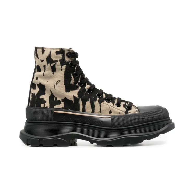 Alexander McQueen Graffiti Tread Slick Boot Beige Black (705667W4TG49787)