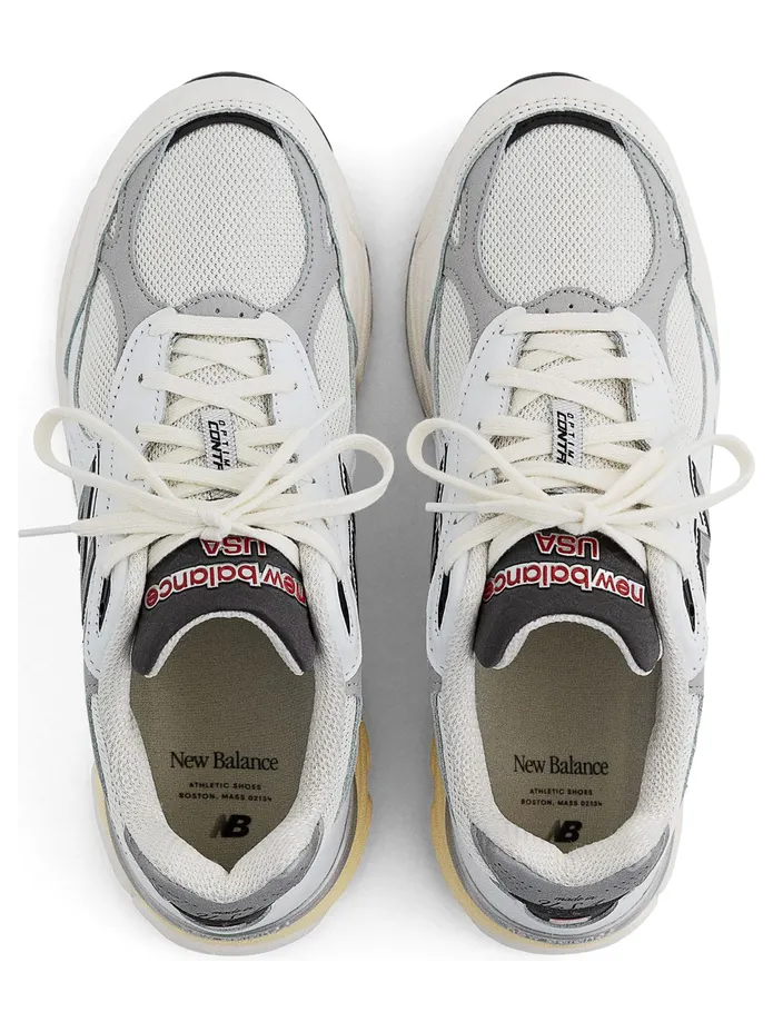 new-balance-990 MR990V3-37970