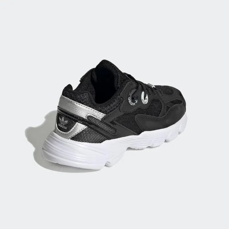 Adidas Astir Core Black / Core Black / Cloud White (GY6658)