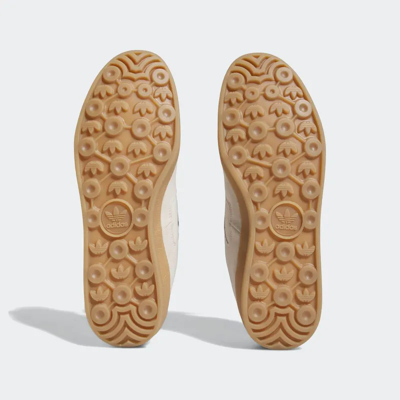 Adidas Aloha Super Cloud White / Core Black / Gum (IG5265)