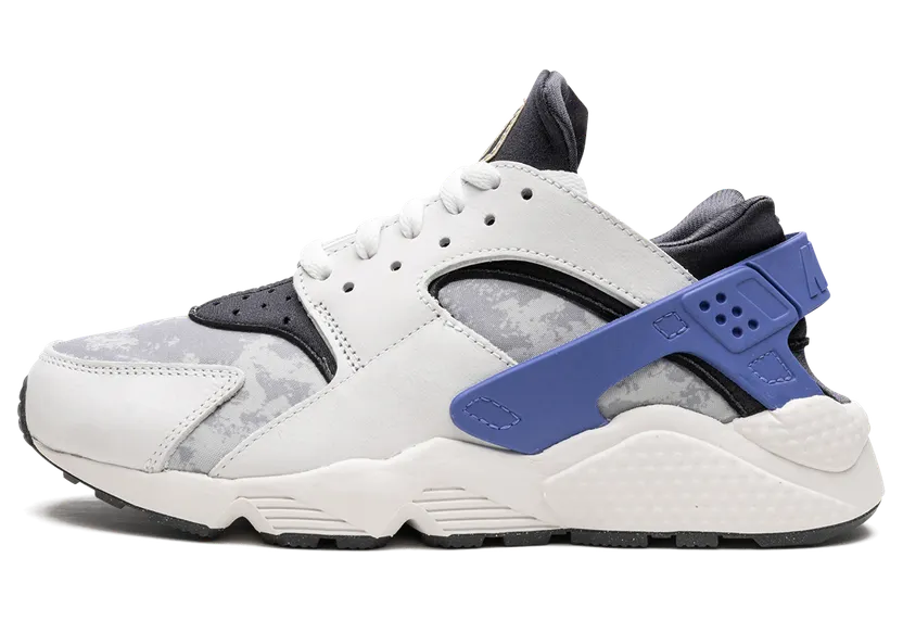 Nike Air Huarache “Social FC” (DR0286-100)