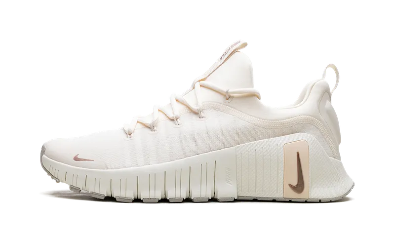 Nike Free Metcon 6 “Pale Ivory / Guava Ice / Sail / Metallic Red Bronze” (FJ7126-100)