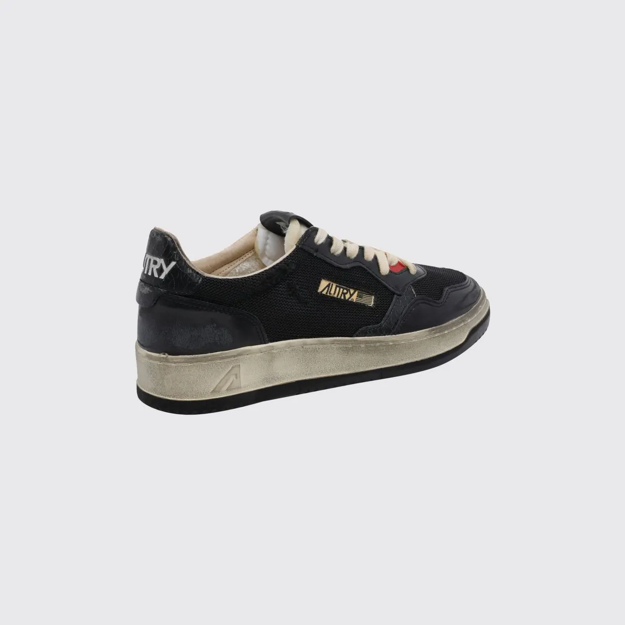 Autry Medalist Low Super Vintage Calfskin Sneakers with Worn Effect Black 1 (AVLMKH01) (2)