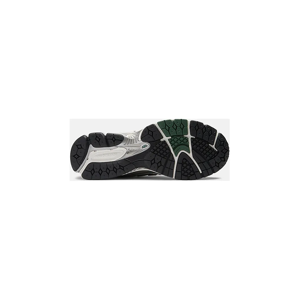 New Balance 1906R “Silver Metallic Nightwatch Green” (M1906REU)