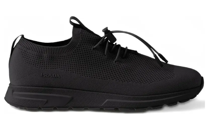Prada Prax sneakers met elastisch kant en logo – Zwart (2EE398FG00058V)