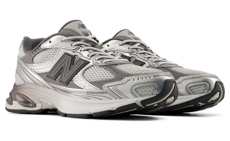 New Balance 2010 “Metallic Silver Grey”: de dagelijkse allrounder (4)