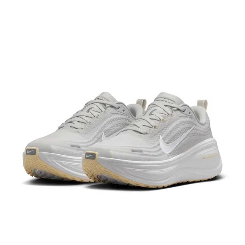 Nike Vomero Plus “Photon Dust Alabaster” (HV8154-009)