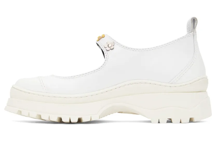 nicole-saldana-sneaker Nadia