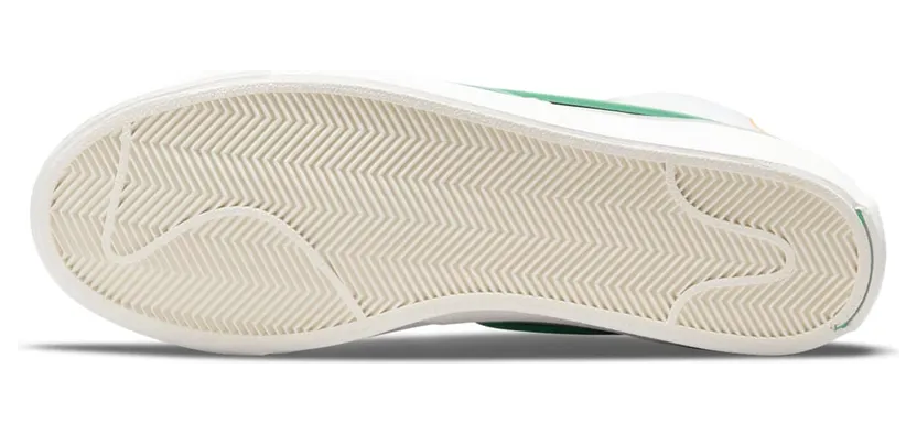 nike-blazer DA7233-104