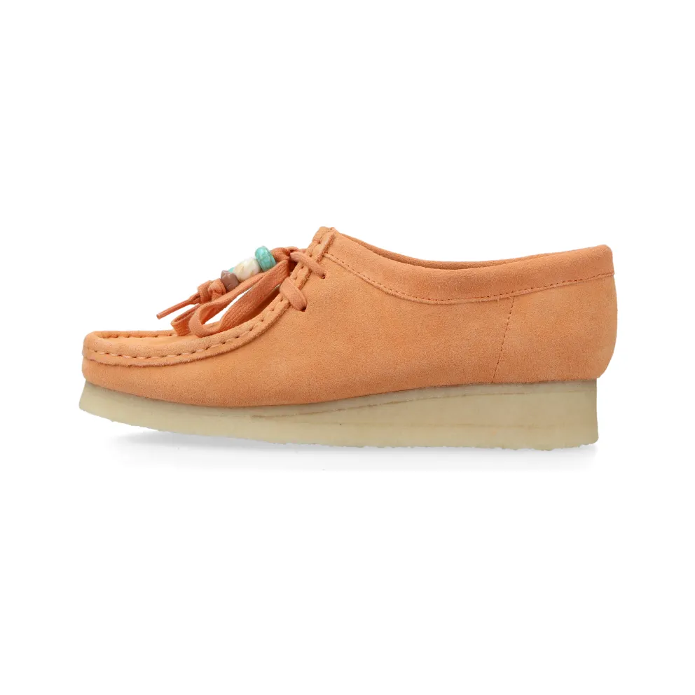 Clarks Originals Wallabee (pale peach sde) – 26180671