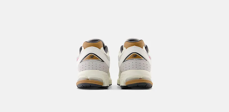 New Balance 2002R “Warm Alpaca” (M2002RQW)