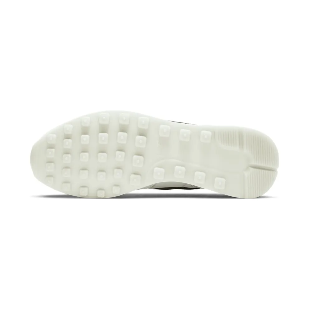 Nike Internationalist “Summit White / Metallic Gold / White / Black” (828407-108)
