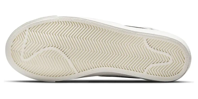 nike-blazer DJ2618-100
