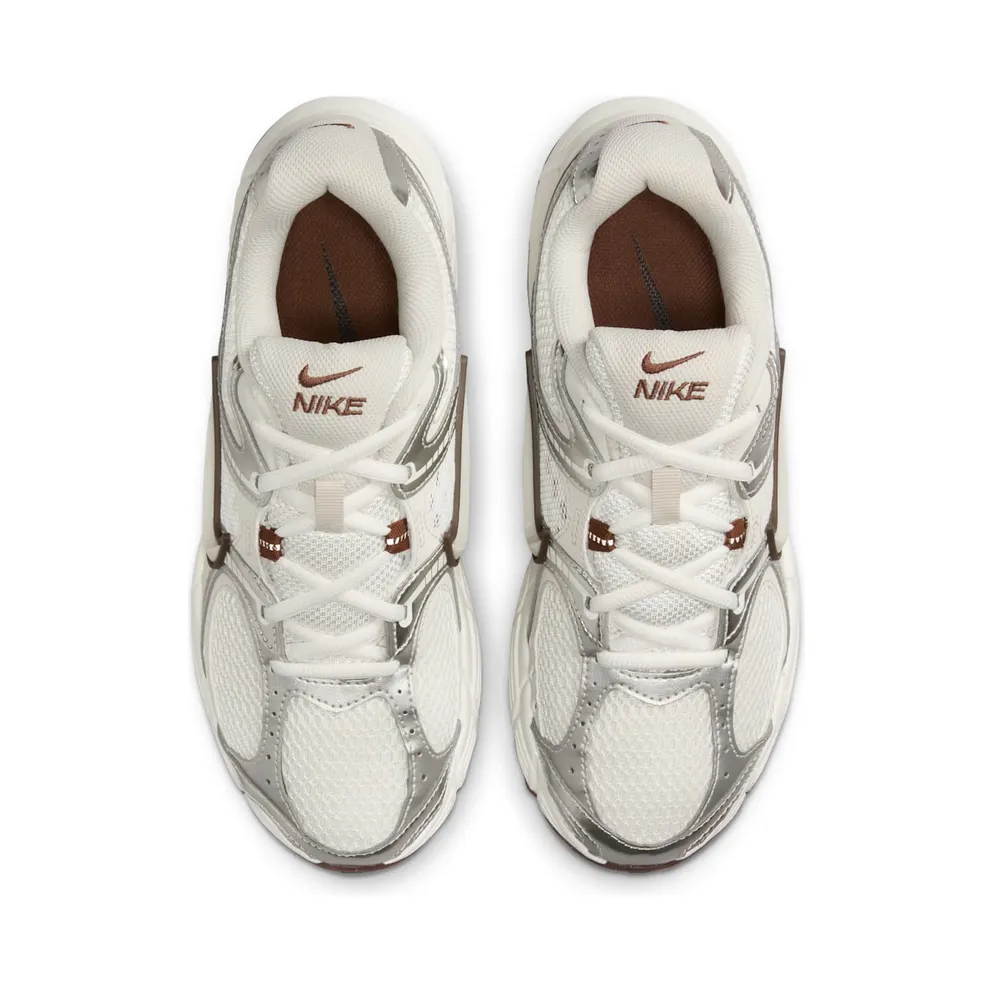 Nike V5 RNR “Sail Fauna Brown” (HQ7901-102)