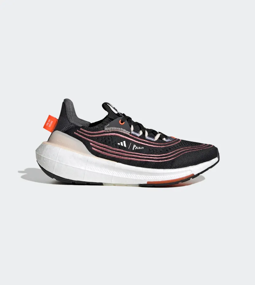 adidas Ultraboost Light Core Black / Cloud White / Grey Five (HQ1399)