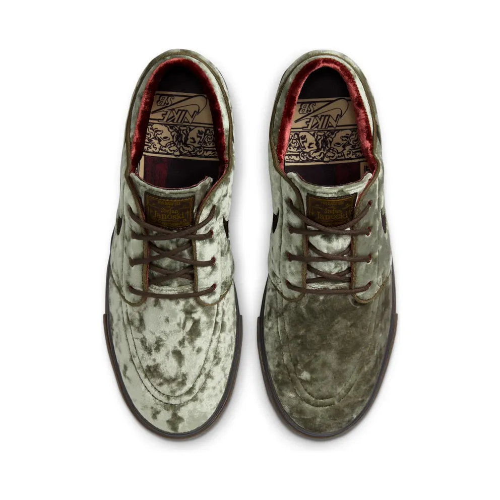 Nike SB Zoom Janoski OG+ SE “Medium Olive Baroque Brown Dark Team Red Velvet Brown” (FZ1302-200)