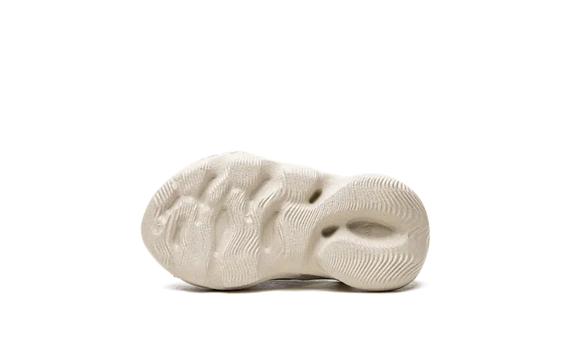 Yeezy Foam Rnnr “Sand” (GW7231)