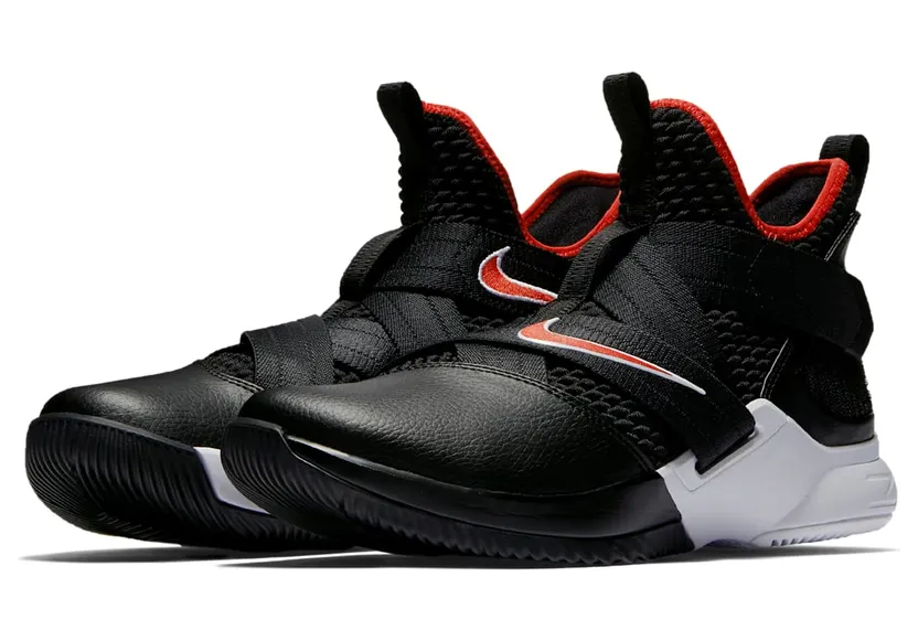 nike-lebron AO2609-001
