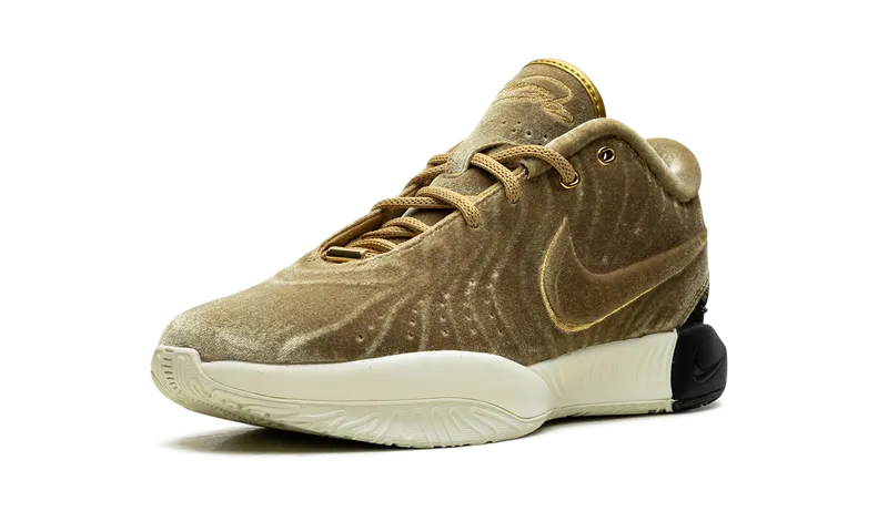 Nike LeBron 21 EP “The Shop Nobility (Solid Sole)” (FZ7884-700)
