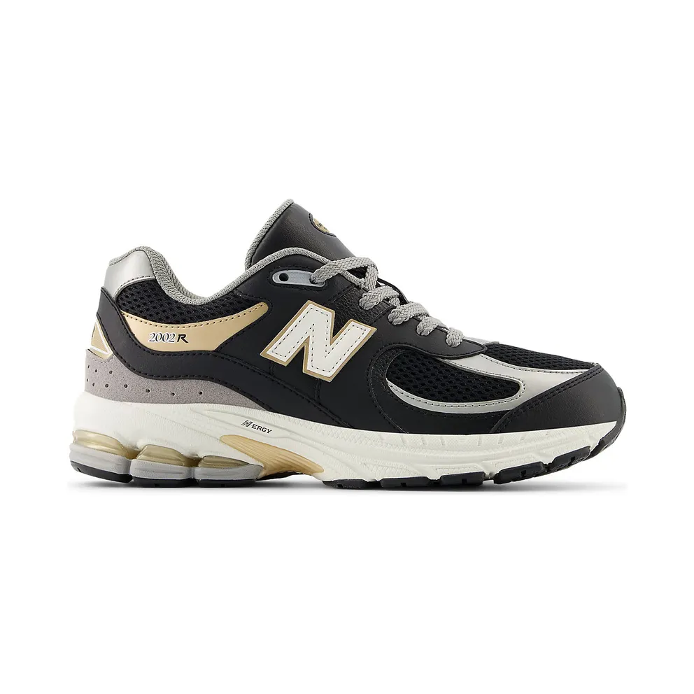 New Balance 2002R Black Sea Salt Gold Metallic (GC2002PO)