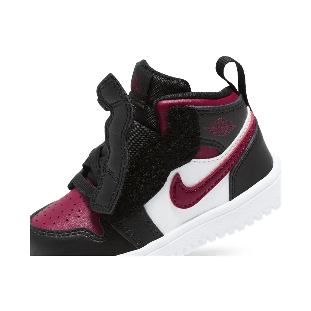Jordan 1 Mid Schwarz (AR6352-066)