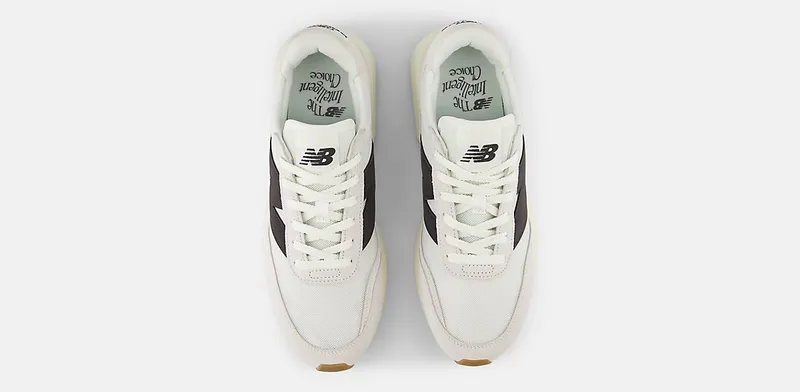 New Balance U370CA (sea salt / black) – U370CA