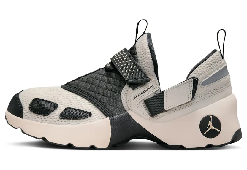 Jordan Trunner LX “Light Orewood Brown” (HQ2164-102)