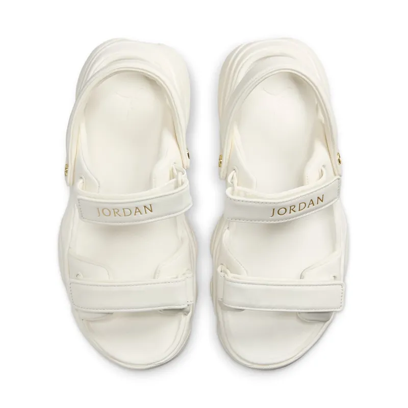 Jordan Deja Sail Metallic Gold (FN5036-100)