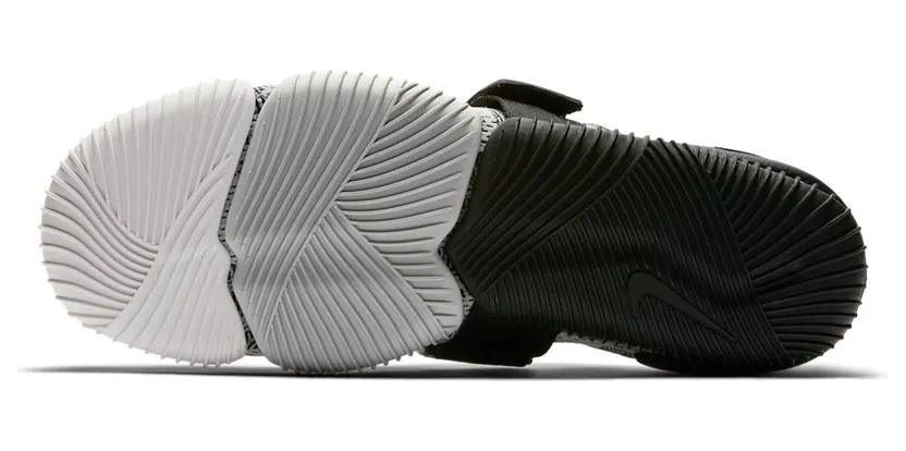 nike-aqua-sock-360 902782-002