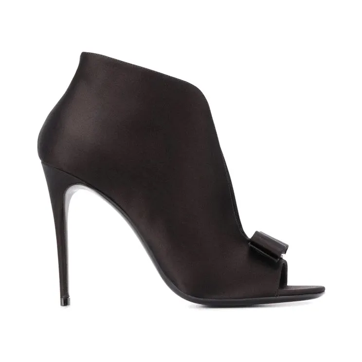 Ferragamo Vara Bow 110mm Pumps Black (01Q770725033)