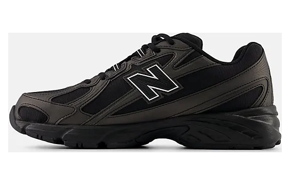 New Balance 740 “Black with Silver Metallic”: zwart met scherpte (2)
