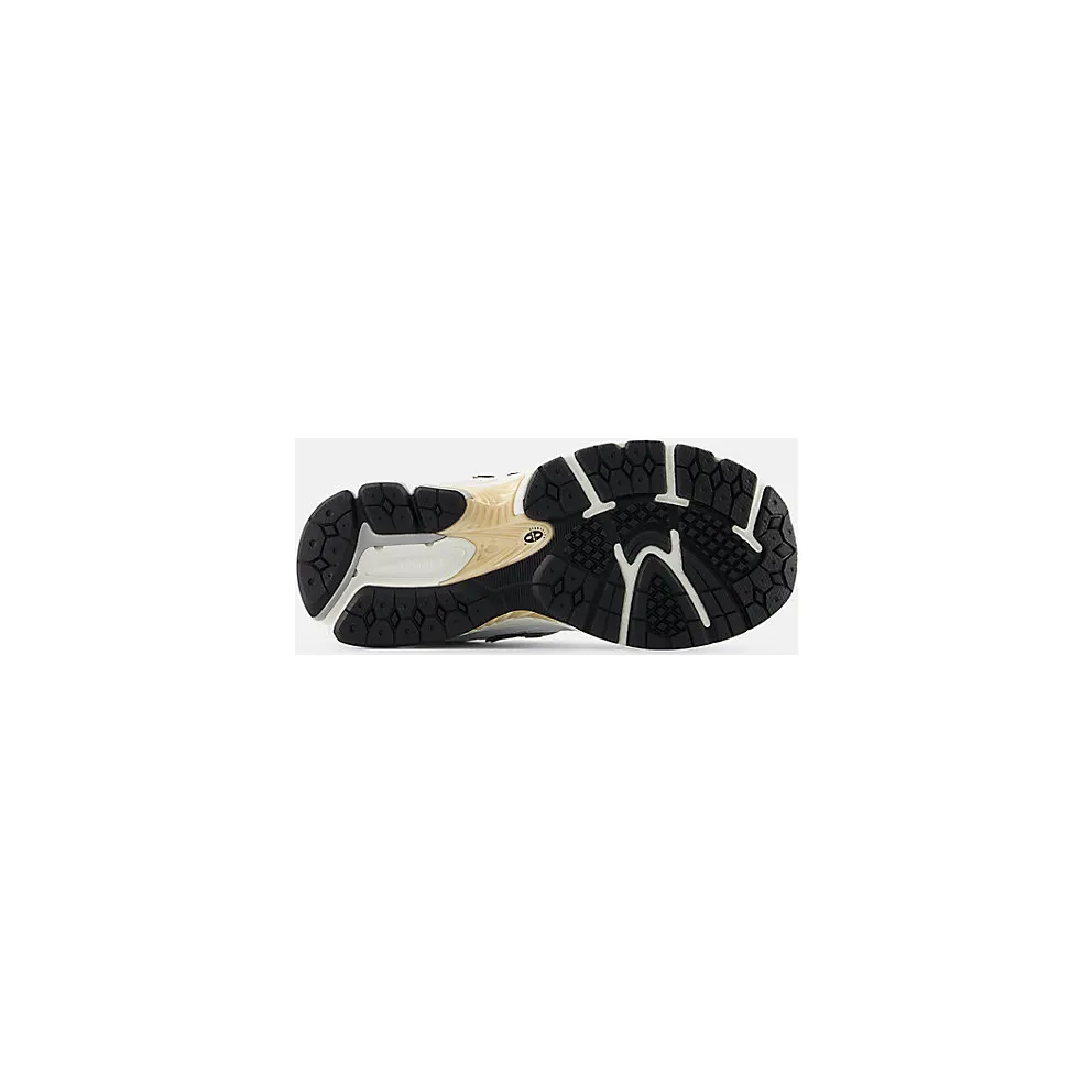 New Balance 2002R White Black Gold (GC2002PS)