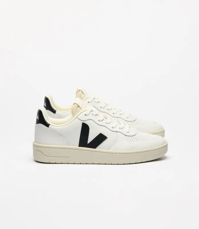 Veja V-10 White