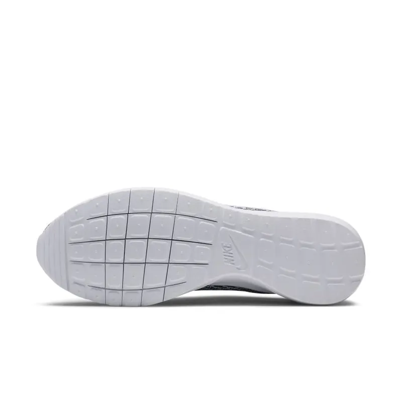 Nike Roshe Run Flyknit Black White Black/White-Dark Grey (677243-008)