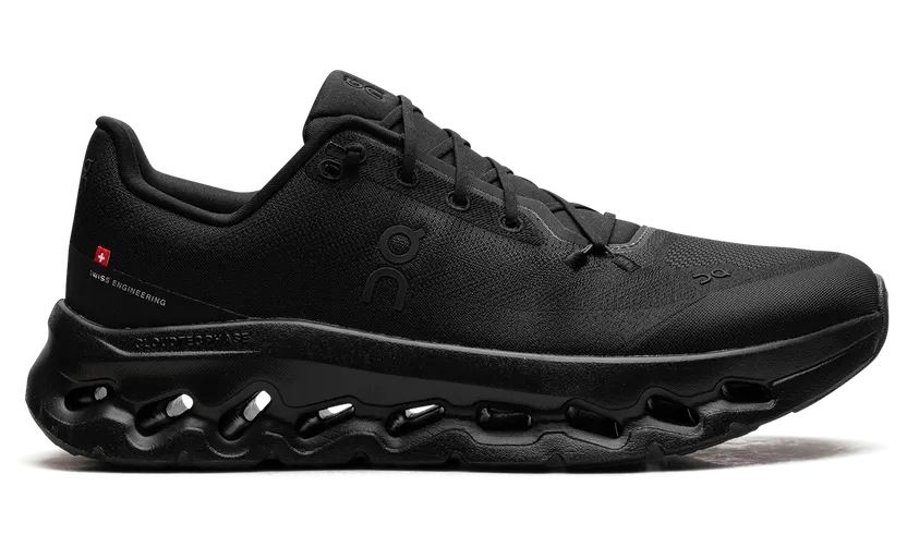 On Cloudtilt “Eclipse Black”: all-black comfort voor elke dag (5)